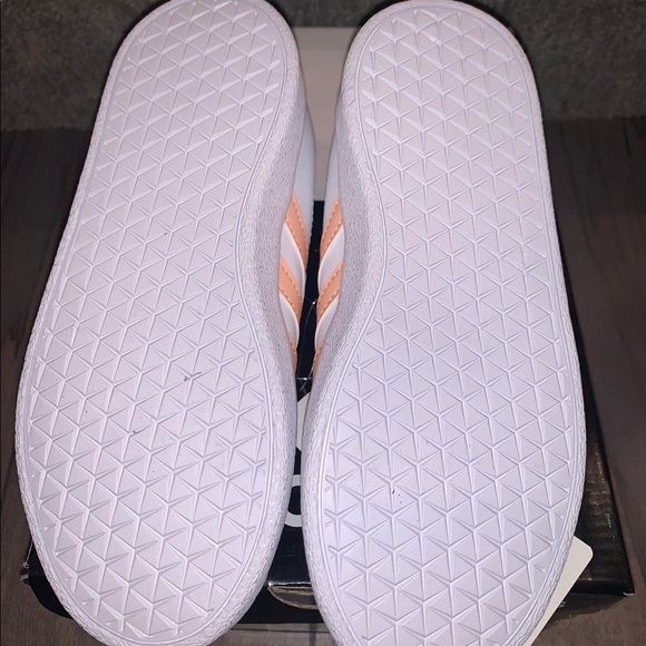 Girls adidas pink and white shoes size 12 - Picture 4 of 4